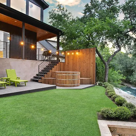 Modern Creekside Townhome Walk To S Lamar A